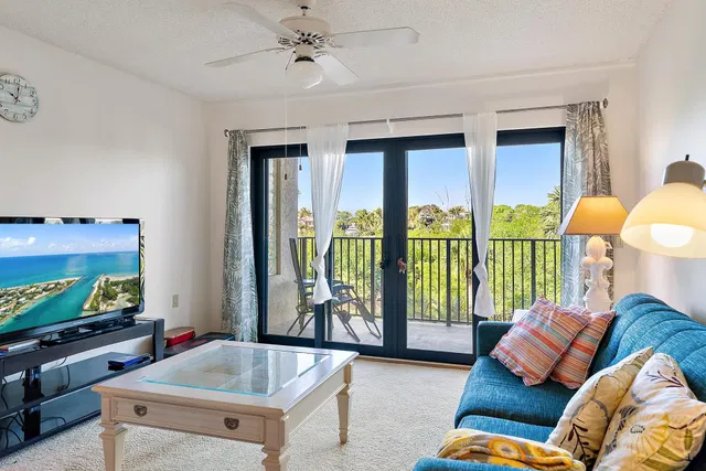 Unit 202 photo 6