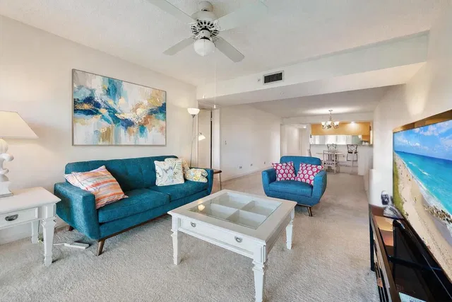 Unit 202 photo 11