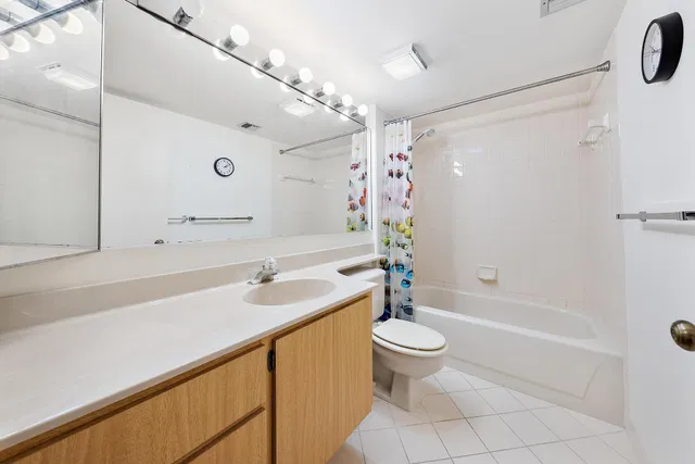 Unit 202 photo 14