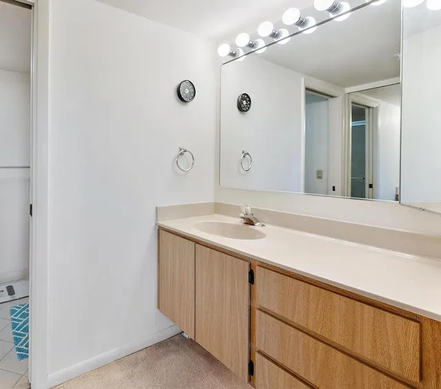 Unit 202 photo 16