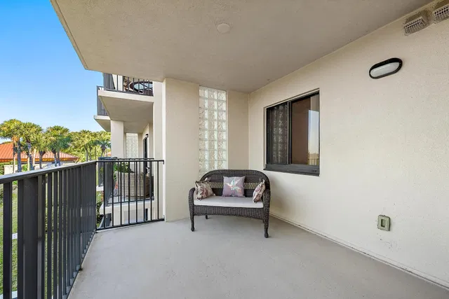 Unit 202 photo 32