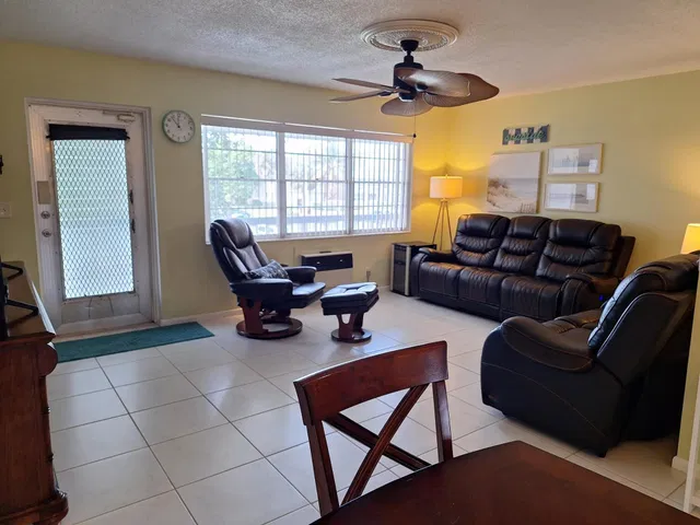  Residence photo 9
