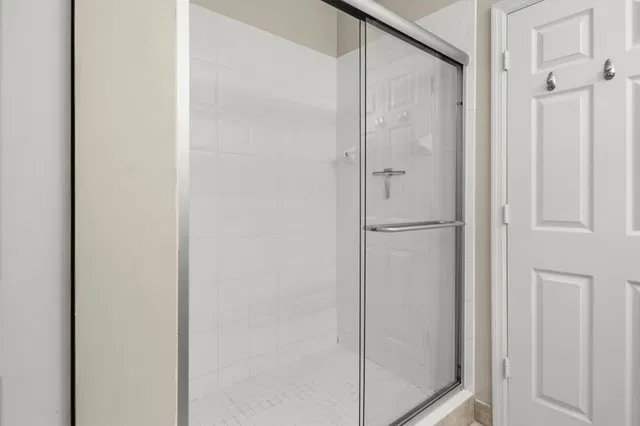 Unit H photo 27