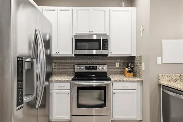 Unit H photo 34