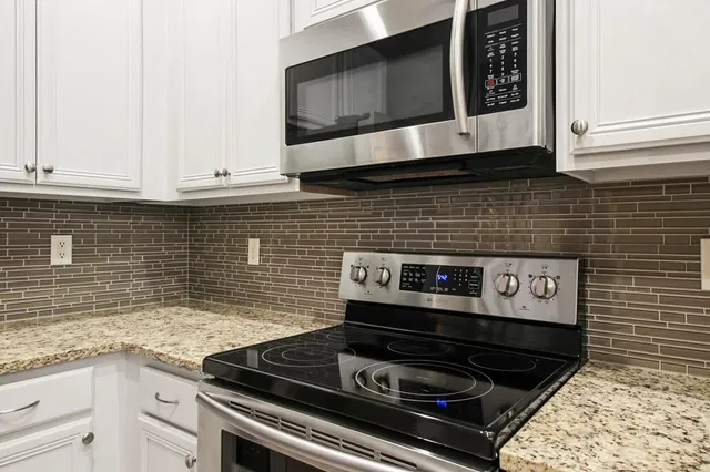 Unit H photo 35
