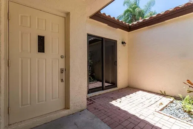Residence photo 2