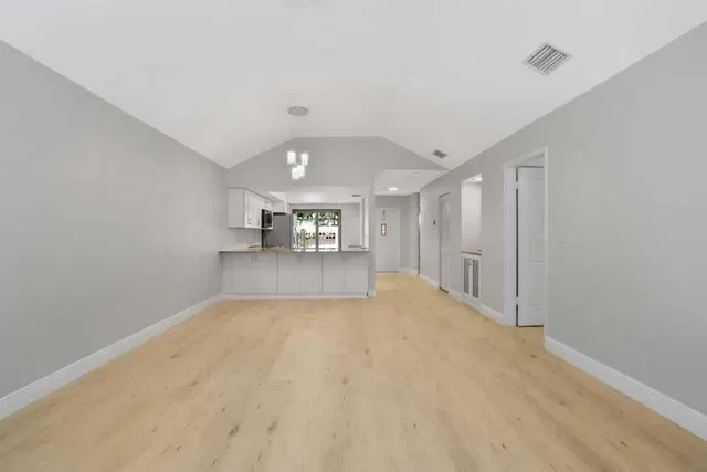 Residence photo 4