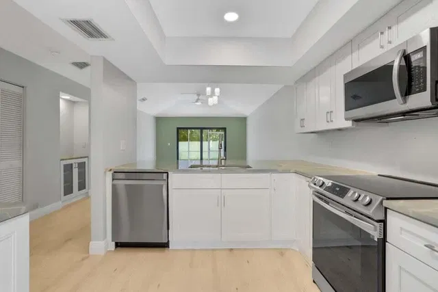 Residence photo 6