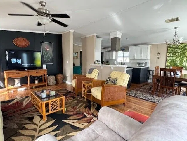  Residence photo 4