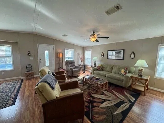  Residence photo 9