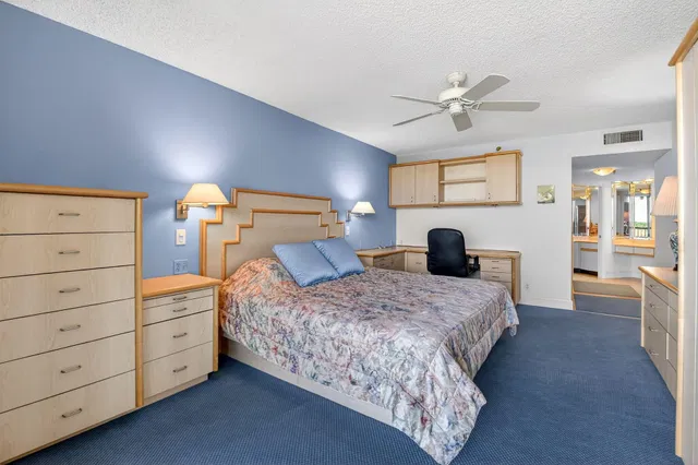 Unit 604 photo 27