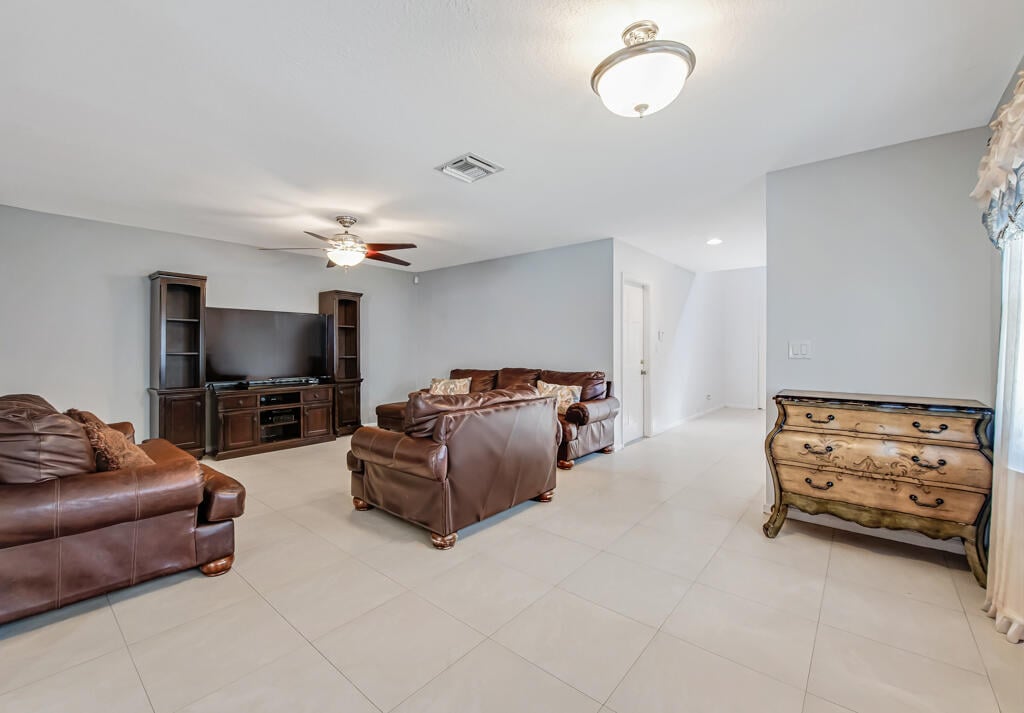 Residence photo 12