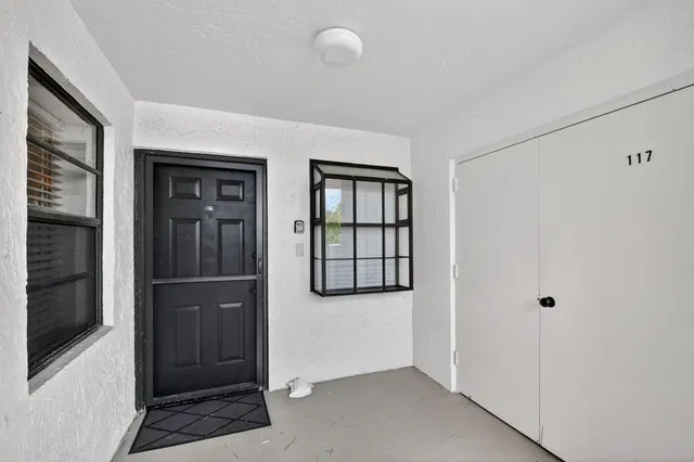 Unit 117 photo 7