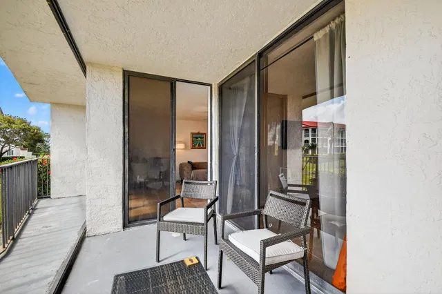 Unit 117 photo 27