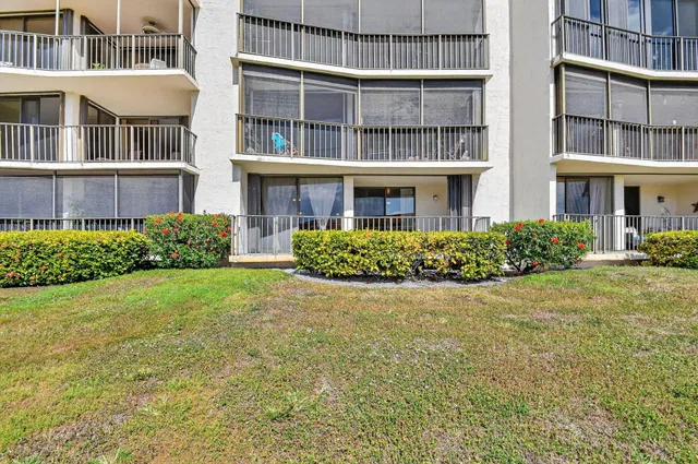 Unit 117 photo 34