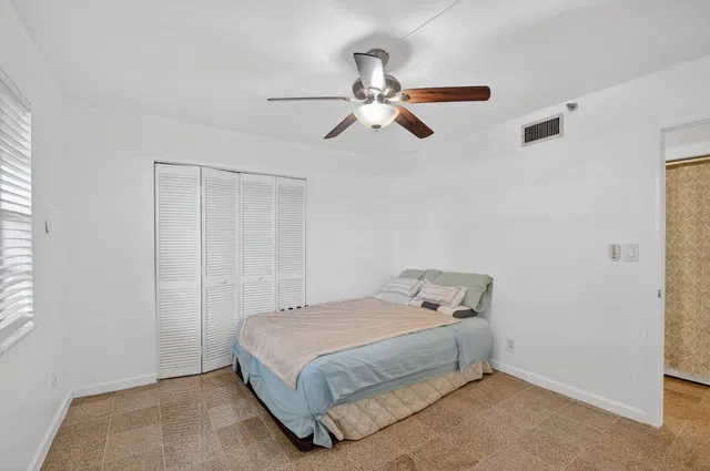 Unit 117 photo 36