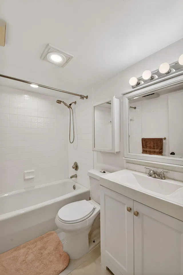 Unit 117 photo 39