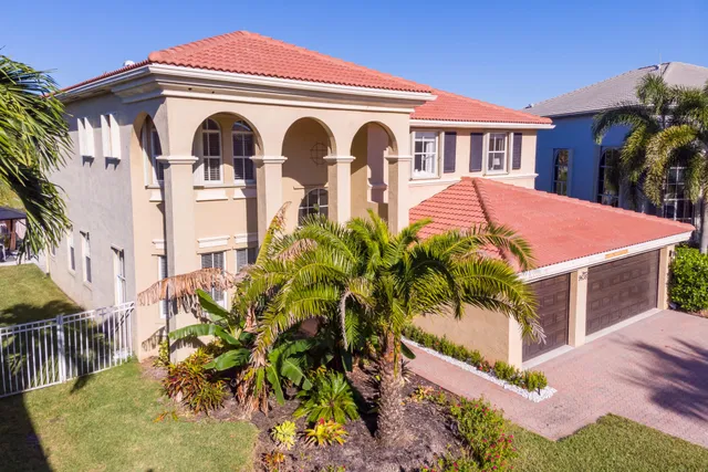 Residence photo 2