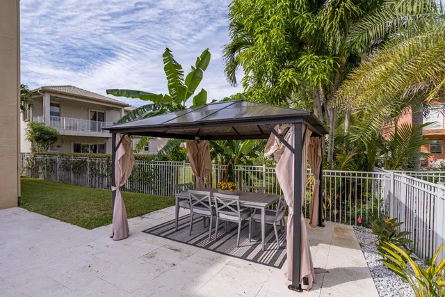 Residence photo 28
