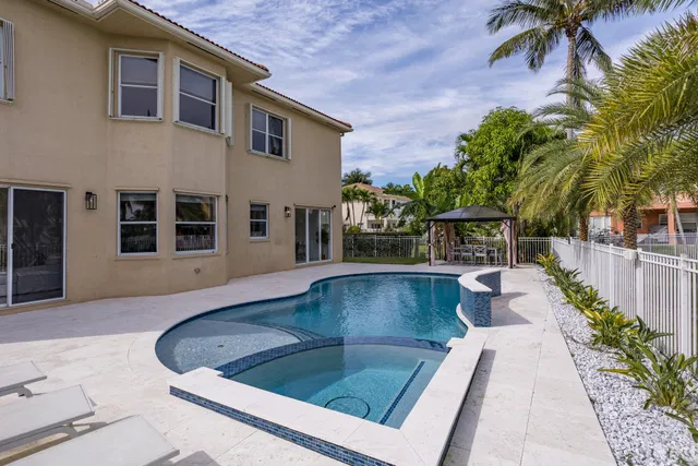 Residence photo 29
