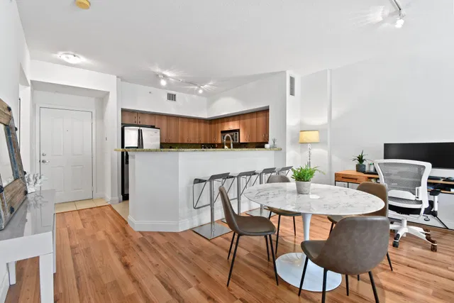 Pineapple Grove Village Condominiums Unit 1320 photo 7