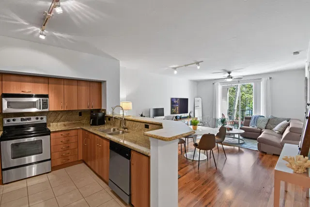 Pineapple Grove Village Condominiums Unit 1320 photo 8