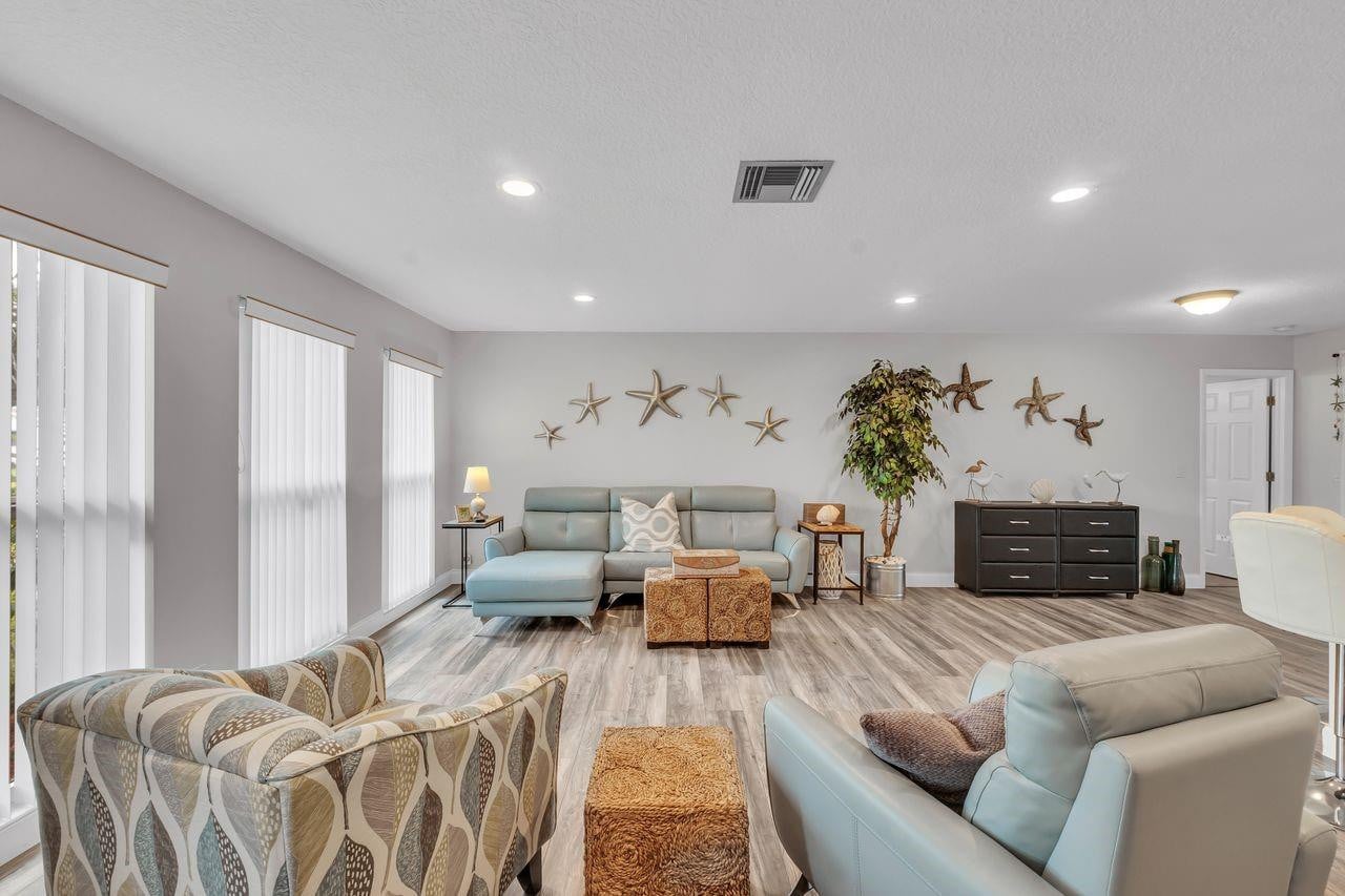 Residence photo 6
