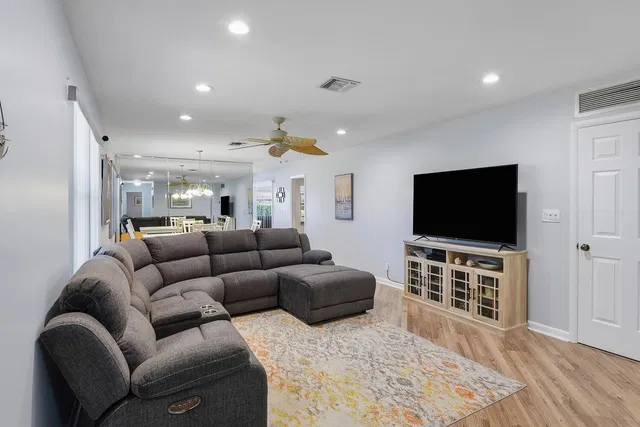  Residence photo 10
