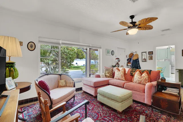  Residence photo 5