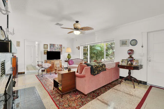  Residence photo 6