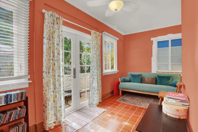  Residence photo 25
