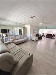 Residence photo 6