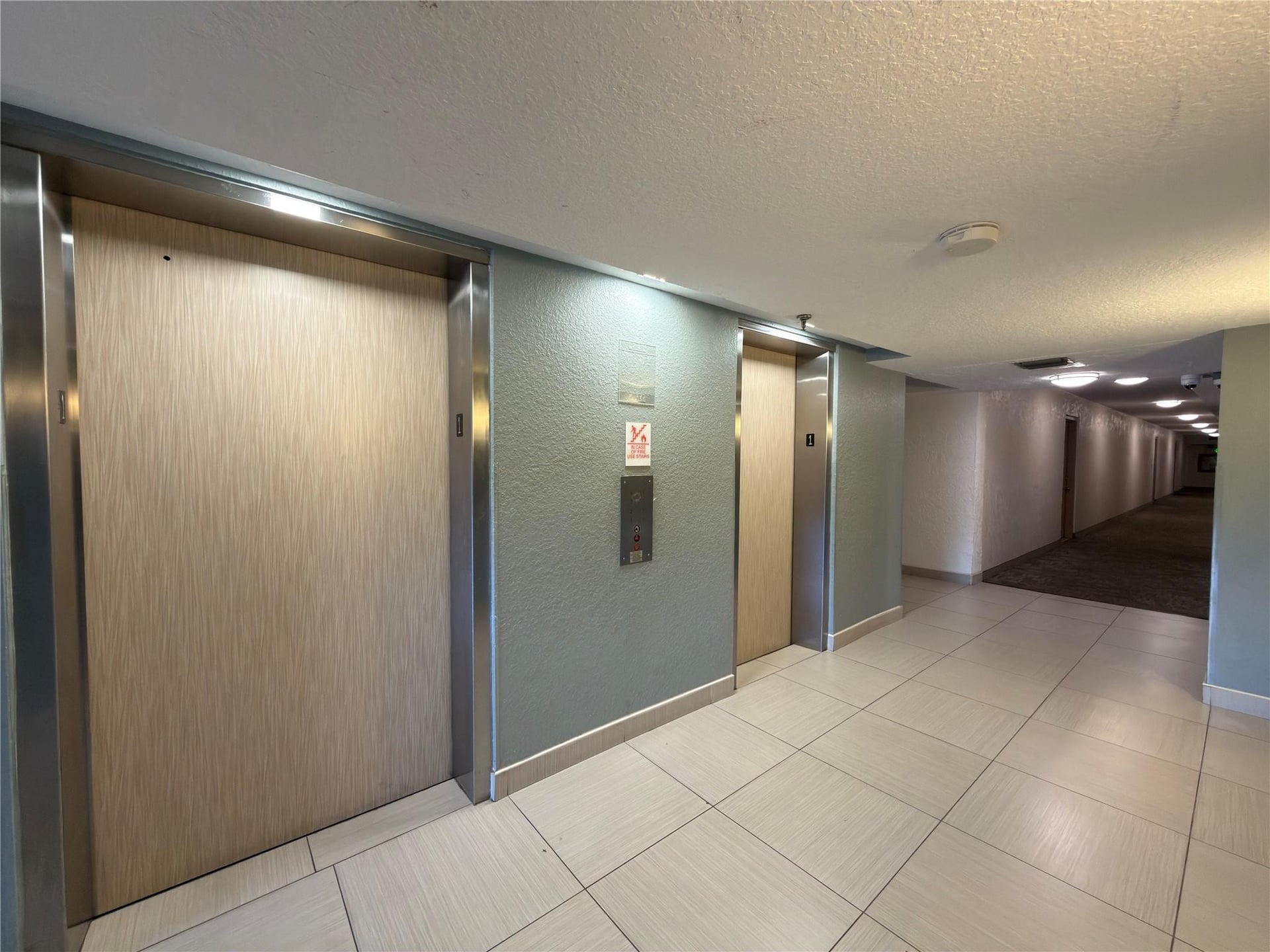 Unit 208 photo 5