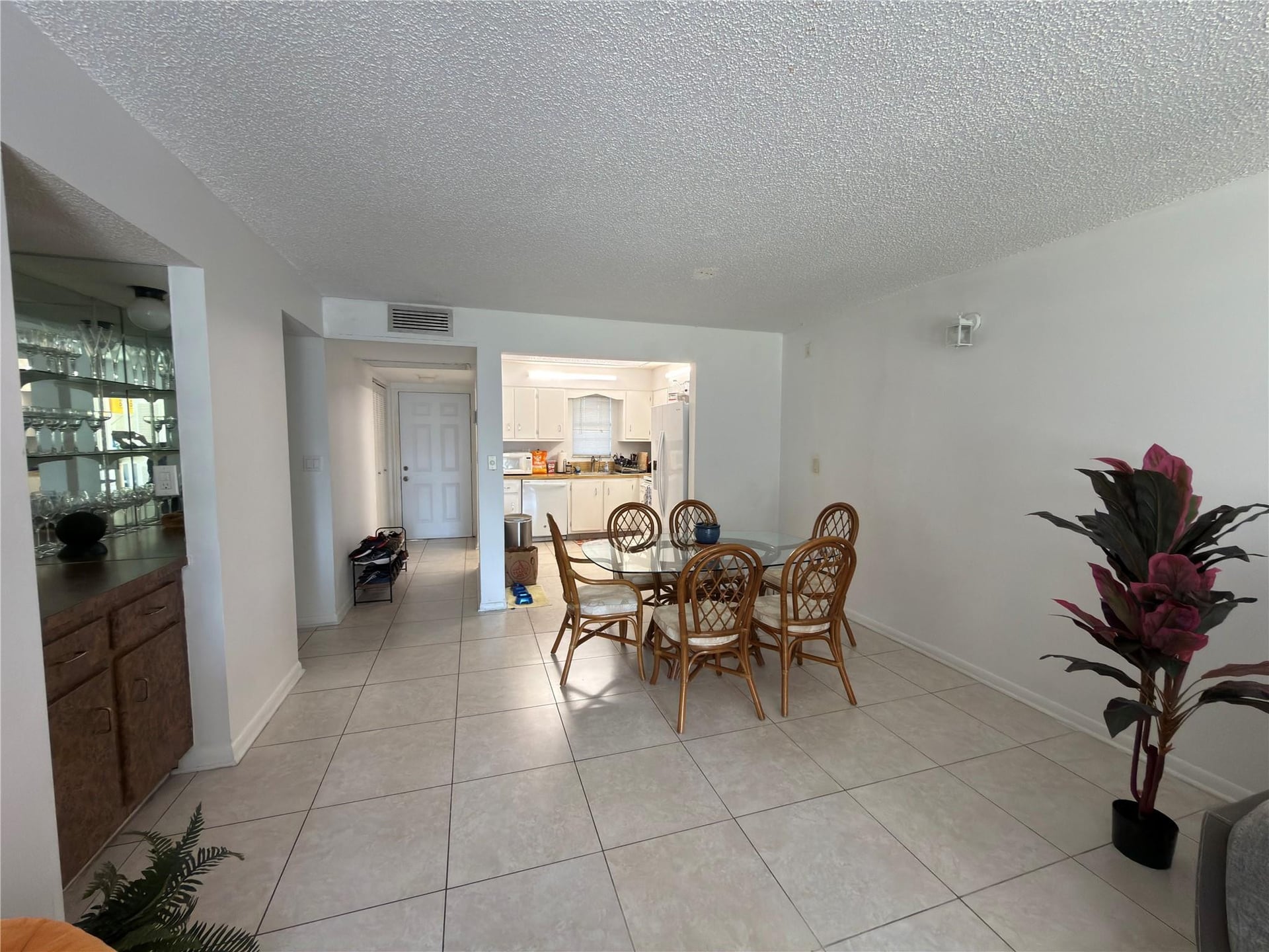 Unit 208 photo 20