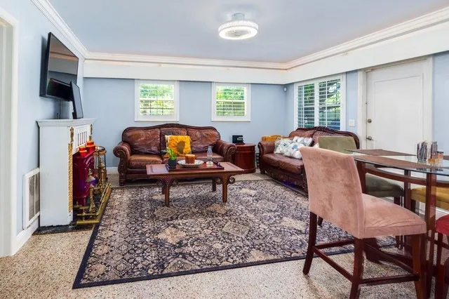 Residence photo 18