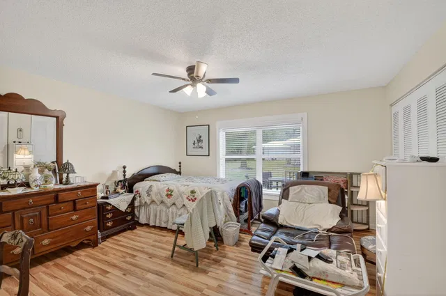 Residence photo 3
