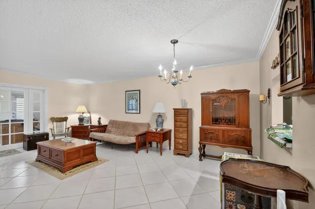 Residence photo 16