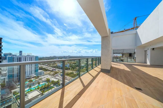 Smart Brickell 208