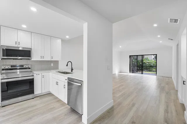  Residence photo 5