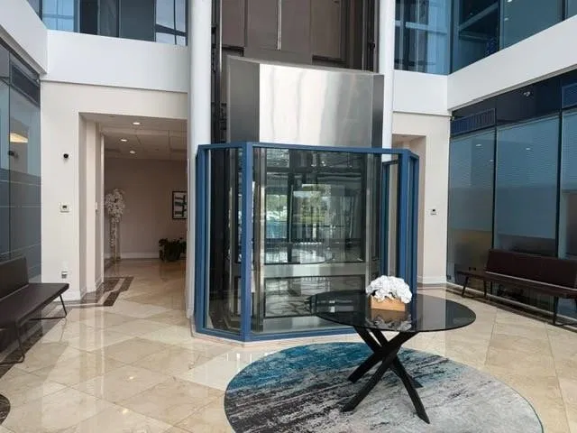 Residence photo 2