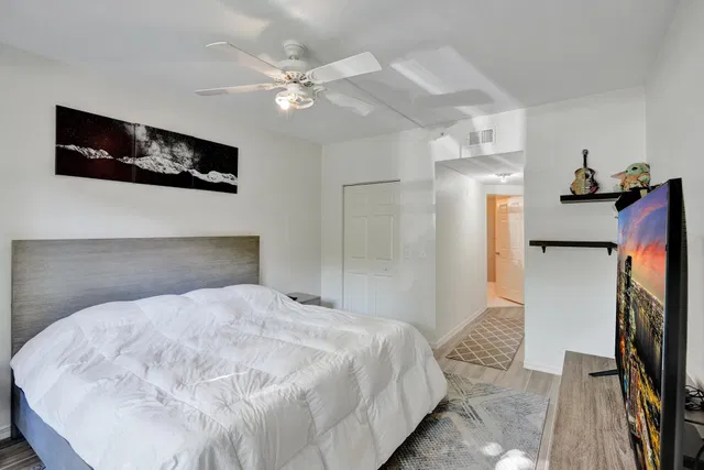 Residence photo 32