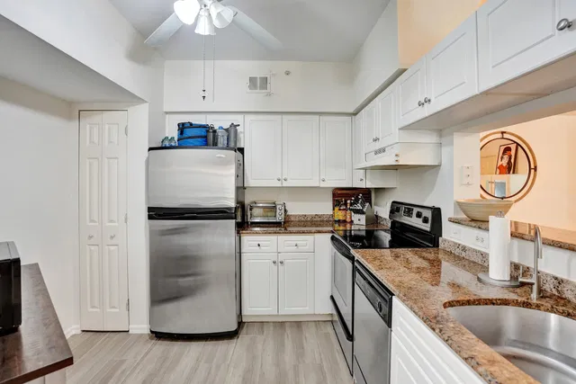 Residence photo 56