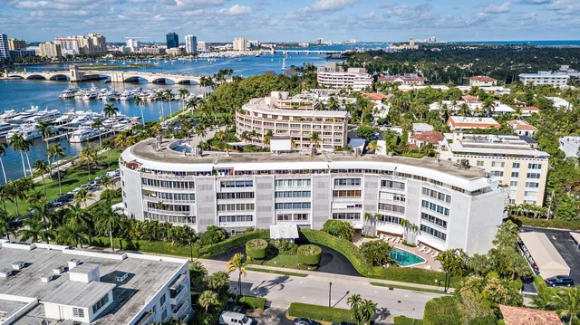 389 S Lake Drive #4f