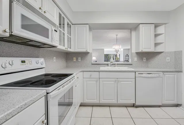  Unit 208 photo 16