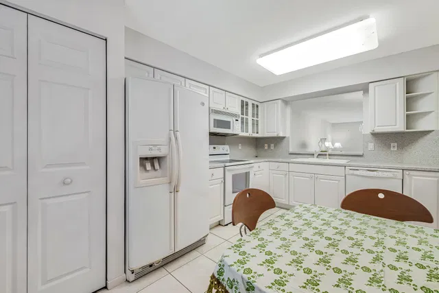  Unit 208 photo 20