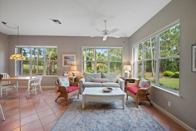 Willoughby Golf Club Residence photo 14