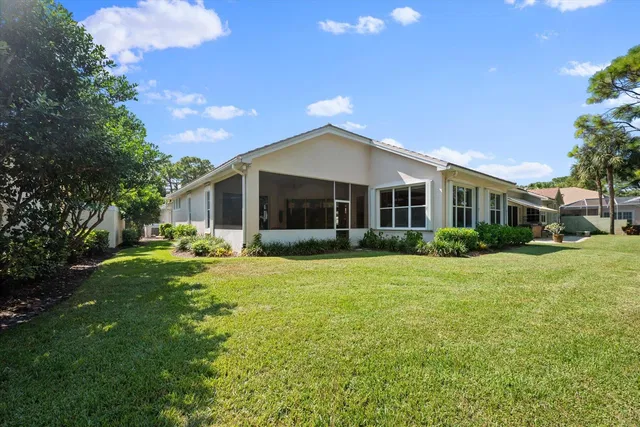 Willoughby Golf Club Residence photo 28