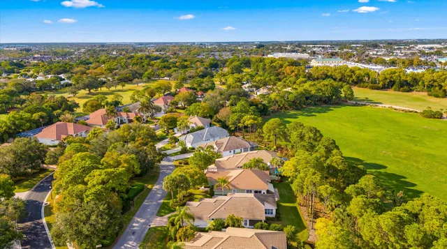 Willoughby Golf Club Residence photo 33
