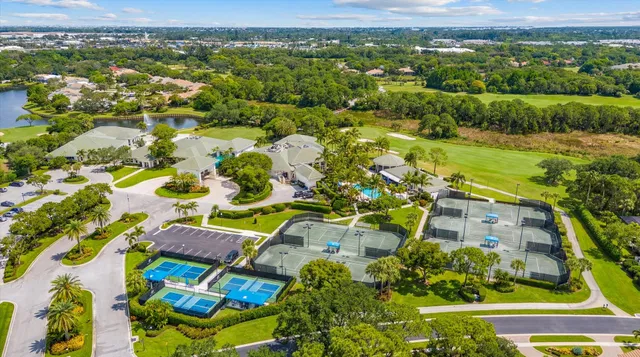 Willoughby Golf Club Residence photo 39