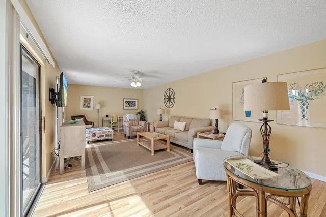 Unit 28c photo 12